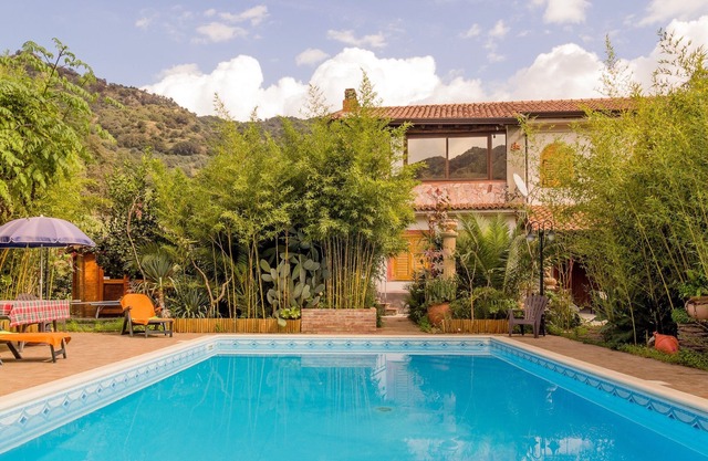 Villa Adenu with private pool