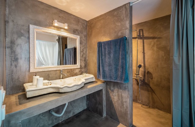 Villa 'Aglaia' with Private Terrace, Wi-Fi and Air Conditioning