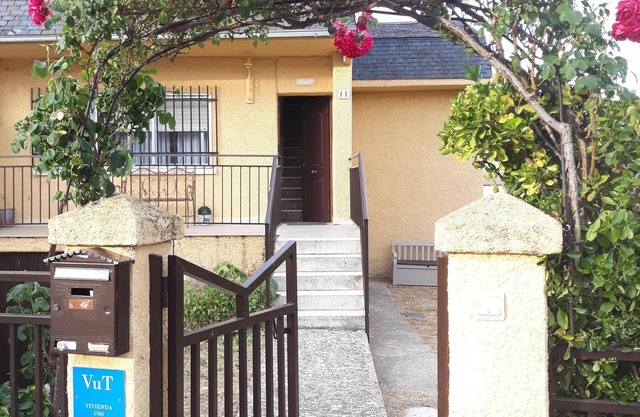Villa Alameda with garden and garage