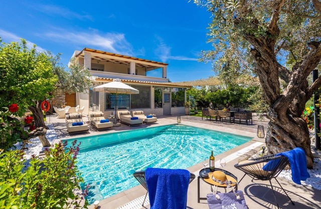 Villa Ammos - Three Bedroom Villa, Sleeps 8