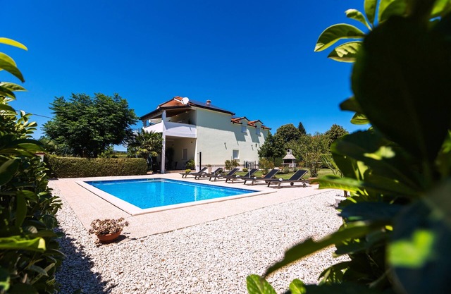 Villa Anette,ImotskinPrivat Pool,Garden, BBQ,quiet arean