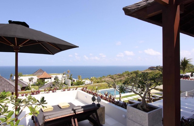 Villa Angin Laut - 4 Bedrooms Clifftop Ocean View Villa