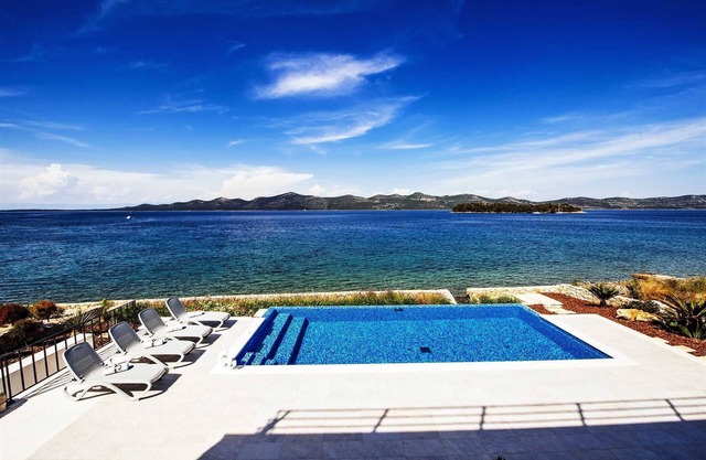 Villa Anita II - Dalmatian island Gem