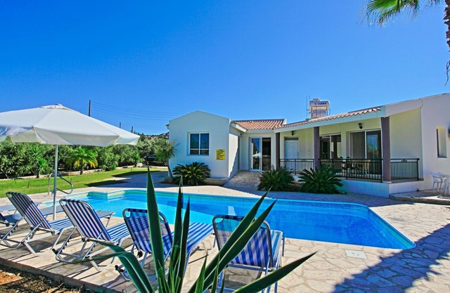 Villa Anthoulis: Private villa with pool above Latchi, sea views, a few minutes from the beach