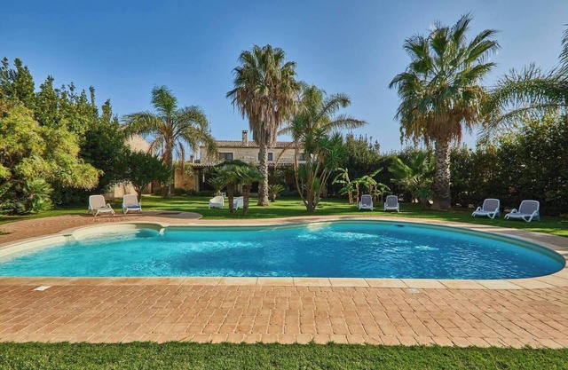 Villa 'Antica Aia Con Piscina' with Private Pool, Wi-Fi and Air Conditioning