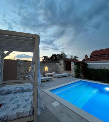 Villa ANTONA