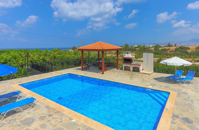 Villa Aphrodite Latchi: Private pool, Sea views, A/C, WiFi