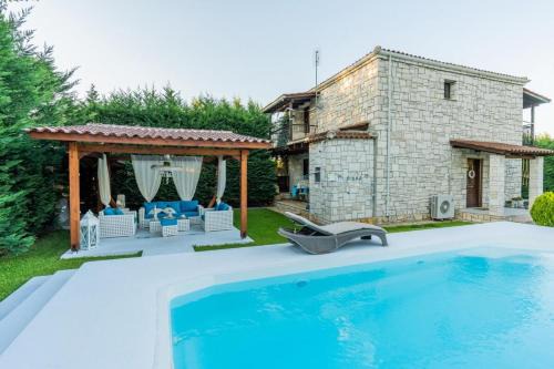 Villa Aphrodite with Private Pool in Kamena Vourla