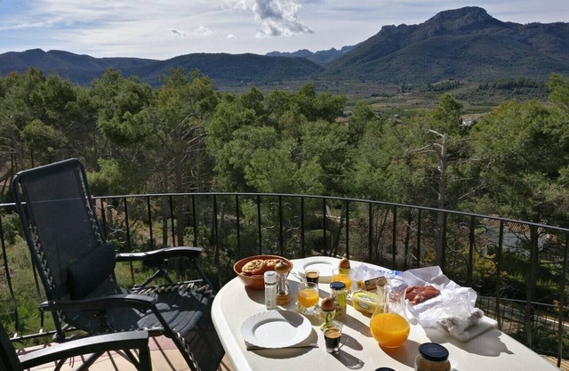 Villa Arbolada - beach, bike, hike. Enjoy the calm between the pines.