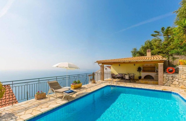 Villa Aris - Two Bedroom Villa, Sleeps 4