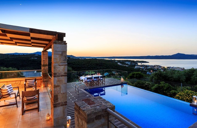 Villa Asteriskos - Three Bedroom Villa, Sleeps 6