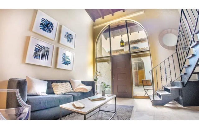 Villa at St. James Place "F", Luxury, Pet Friendly, Free Parking