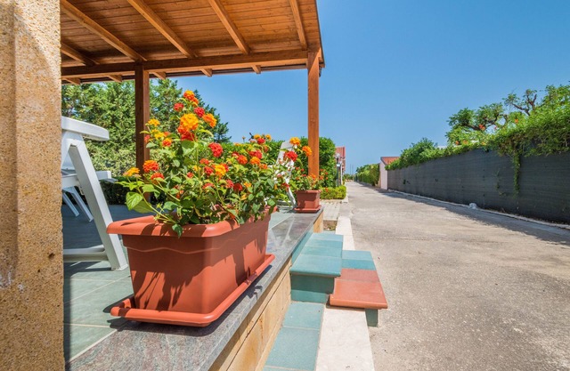 Villa attached to the sea, 4 beds