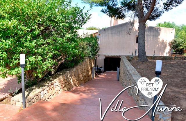 Villa Aurora, private pine forest, barbecue, solarium.