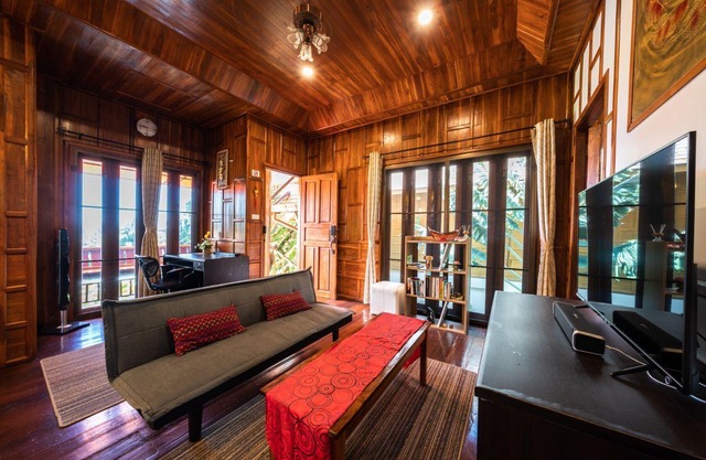Villa Ayutthaya, private pool near the beach with sea view