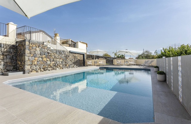 Villa 'Badimà - Con Piscina' with Sea View, Wi-Fi and Air Conditioning