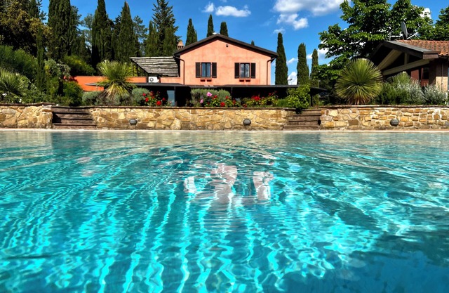 Villa Barbarella with pool and tennis court