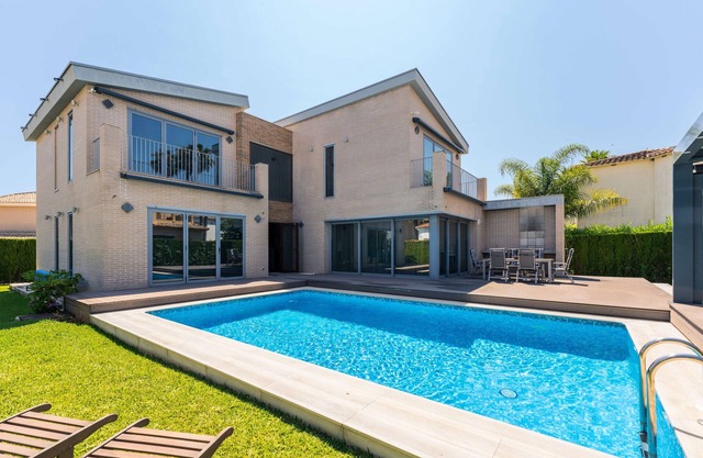 Villa Beachside Retreat by ON Travel