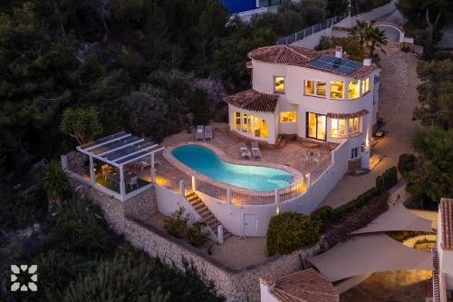 Villa Begonia by Abahana Villas