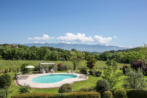 Villa Bella Lisa with Pool and Jacuzzi