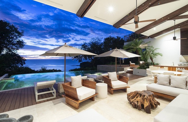 Villa Belvedere Pacific Sunsets 2 Private Pools