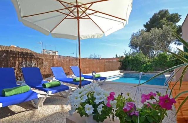 Villa 'Benestar' with Private Pool, Wi-Fi and Air Conditioning