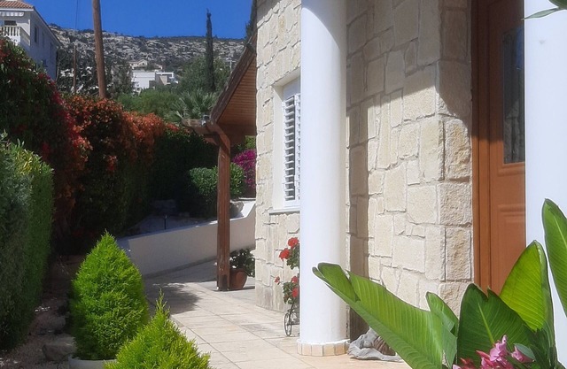 Villa Best Holiday-breathtaking sea views, amazing garden,BBQ,next to CORAL BAY