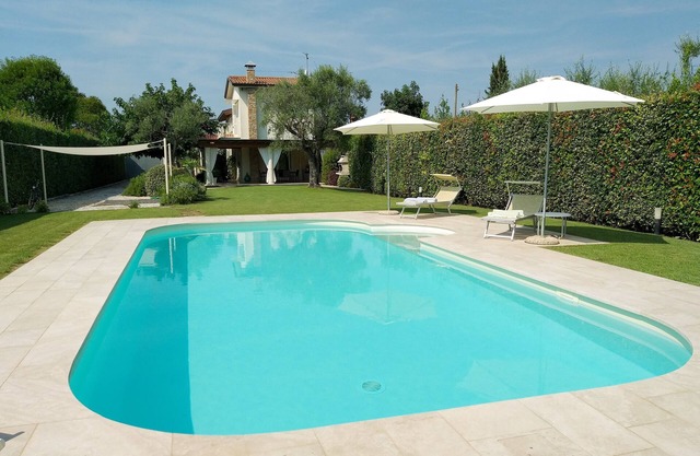 Villa between sea and hills with private pool free Wi-Fi.