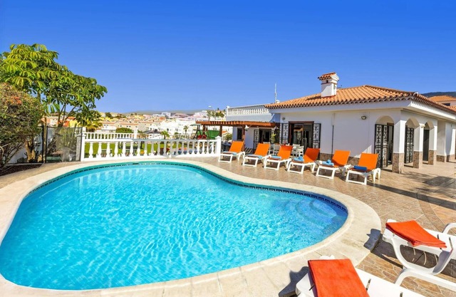 Villa Blanca Salvaje by Villa Plus