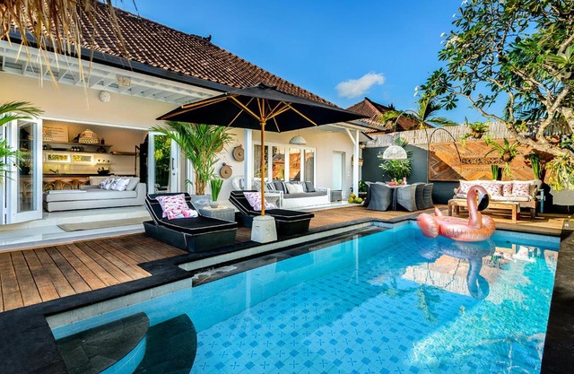 Villa Bloom 4 - 2 King bedrooms , Sleep 4 Pax, private pool, Seminyak