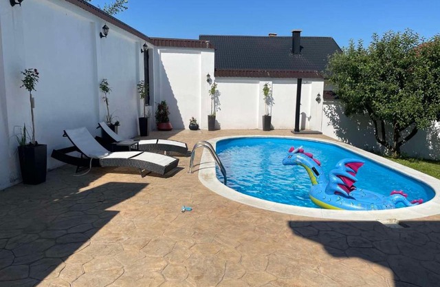 Villa Bosna (Pool, Sauna, Jacuzzi,Outdoor kitchen)