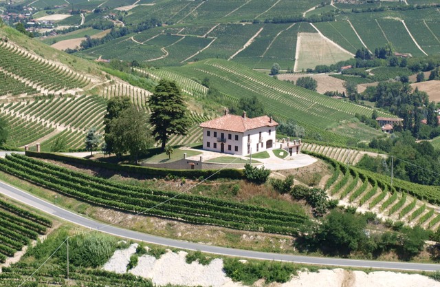 Villa Bricco Paglieri, charming villa at Alba