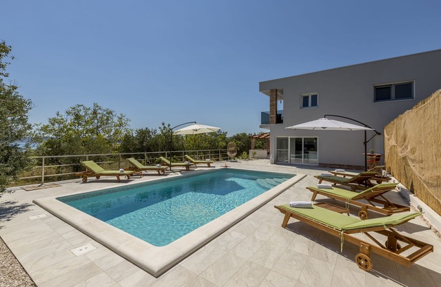 Villa Bucije private pool SAVE15 percent on Split-villas com
