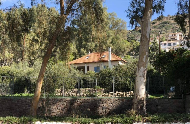 VILLA BY THE SEA IN AEGINA