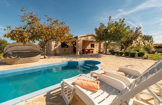 Villa Callista with pool