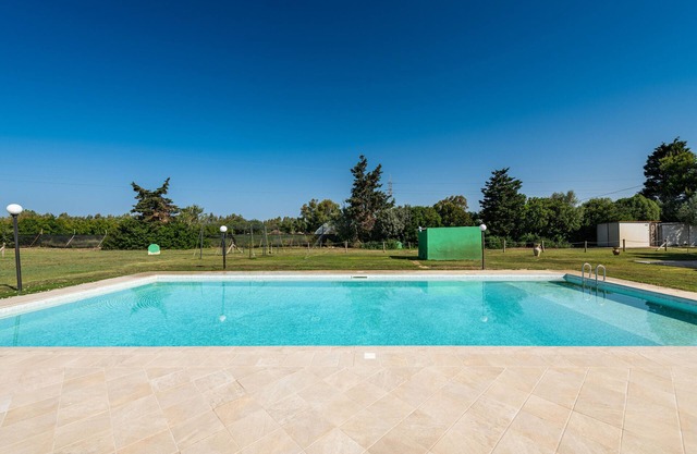 Villa 'Camera 2' with Shared Pool, Wi-Fi and Air Conditioning