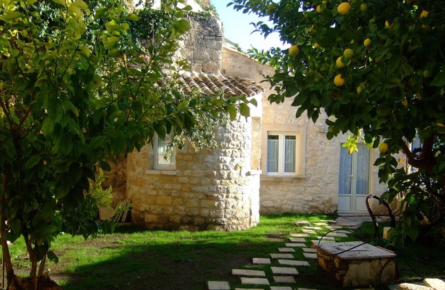 Villa Carmela located in the historical center next to St. Giorgio and Castle