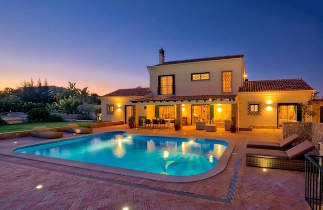 Villa 'Casa Canasta' with Mountain View, Pool and Air Conditioning