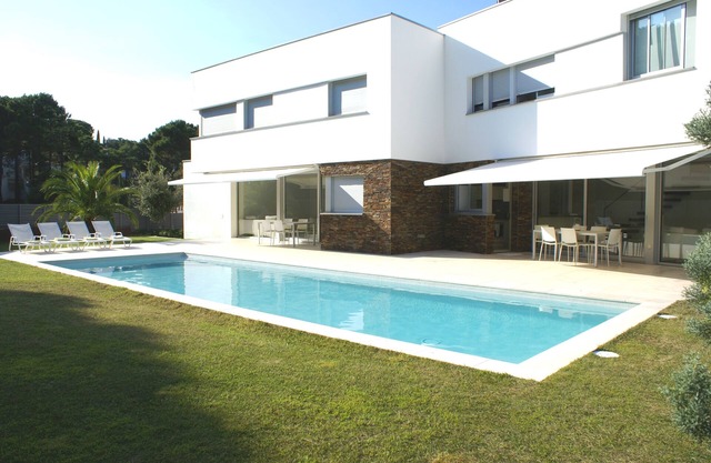 Villa Casanovas (Port de la Selva) with private pool and garden 150m from the beach