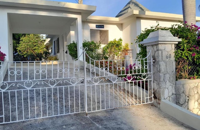 Villa Chinnor-Kent Ave