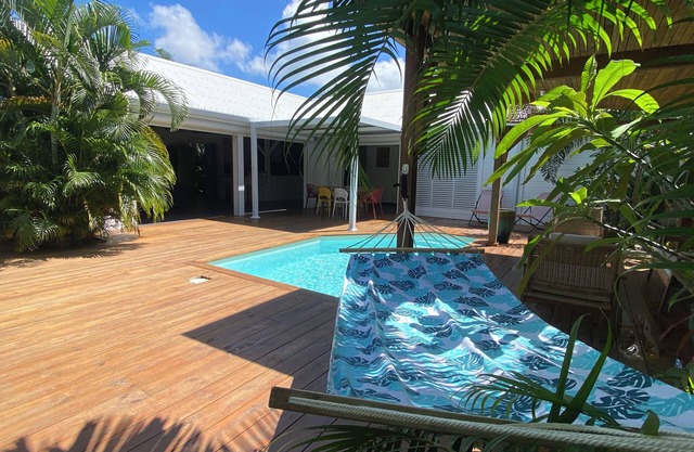 Villa Créole Rénovée et son Jardin Tropical à 7 min du Lagon de St François