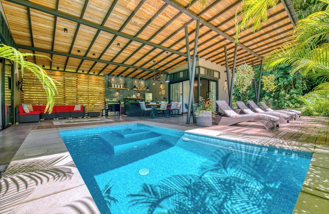 Villa Tres Lunas-Private Jungle Retreat with Pool