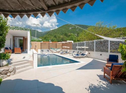 Villa D Apartments
