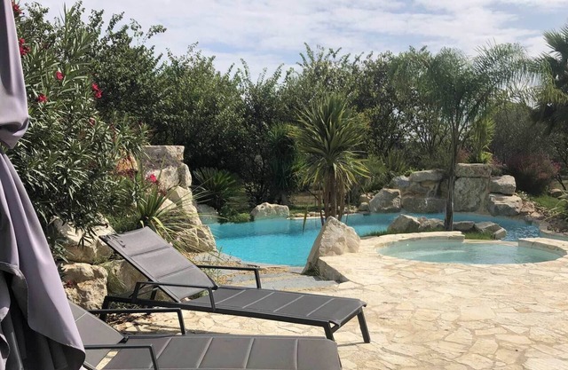 Villa d'exception de 650 m² sur 3 hectares avec piscine de rêve