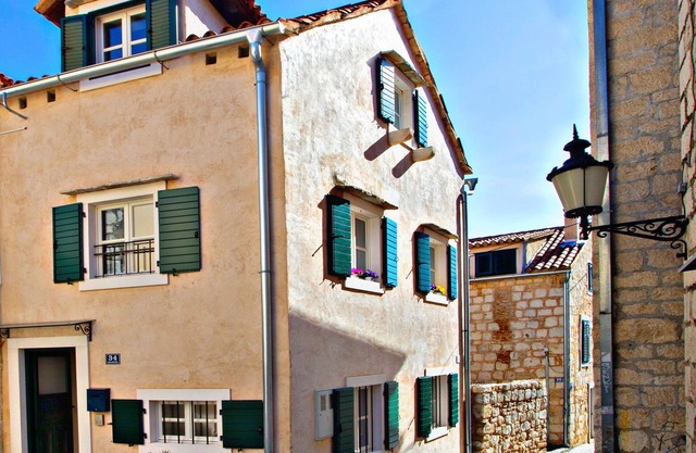 Villa Daky is a beautiful recently built Dalmatian house located in the old town