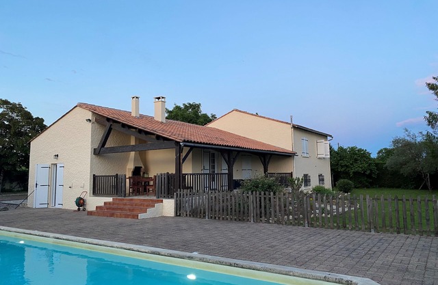 Villa de Charme Avec Piscine - Idéale Pour des Vacances en Famille ou Entre Amis
