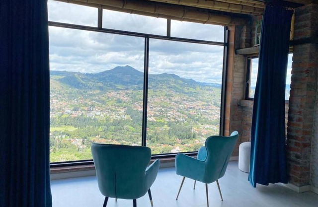 Villa de Lujo en Cuenca con Vista Panorámica