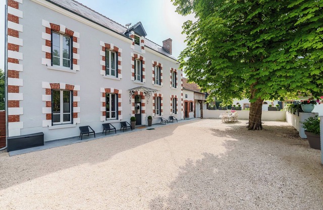 Villa de Nocfond, rural luxury 2 hours from Paris with jacuzzi, sauna, swimming pool, air conditioning