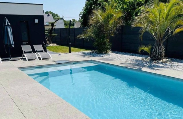 Villa 'De Standing' with Private Pool, Wi-Fi and Air Conditioning