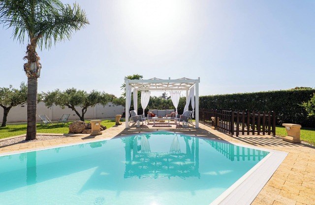 Villa del Tufo - Five Bedroom Villa, Sleeps 12